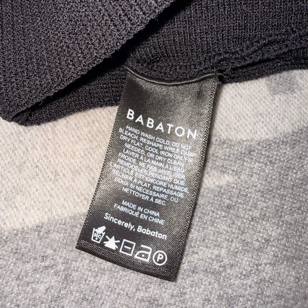 Babaton Sculpt Knit Black Cross-Front Crop Top - Picture 6 of 8